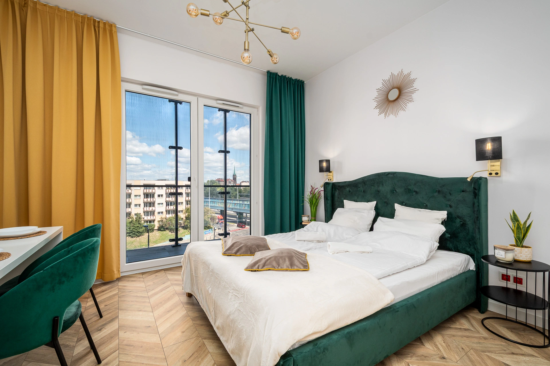 Kompaktes Apartment mit Arbeitsbereich
